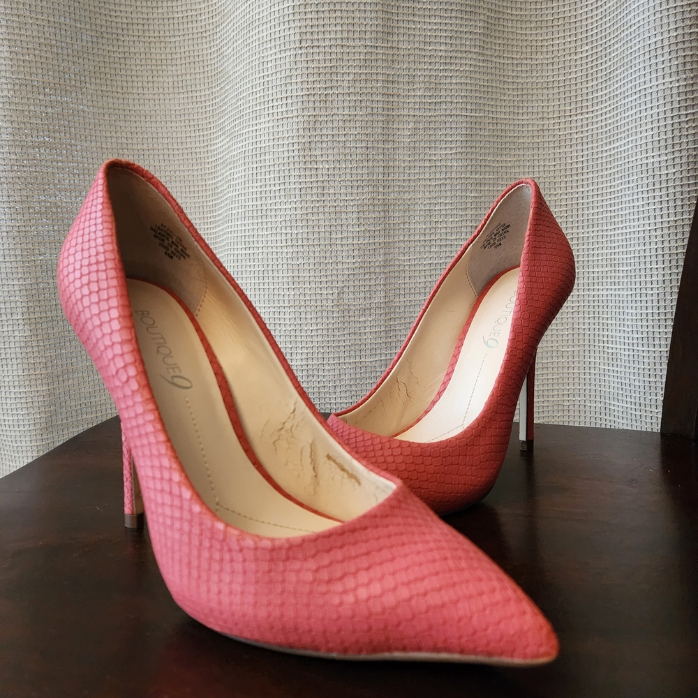 Boutique 9 Textured Pink Heels
